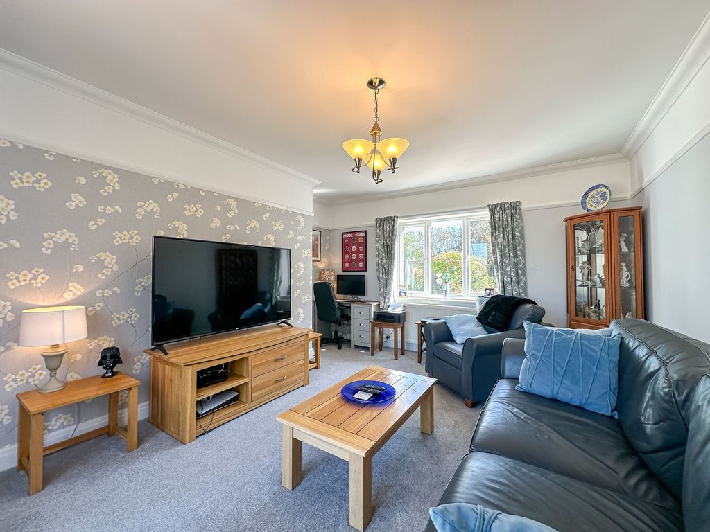 Property photo 3 of 47