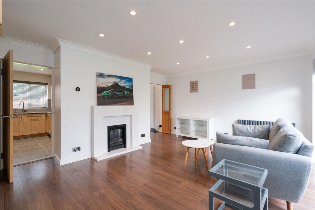 Property photo 3 of 11 23 Lammas Close_11.Jpg