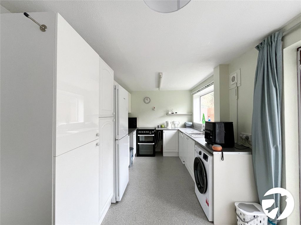 Property photo 3 of 14 Picture No. 15