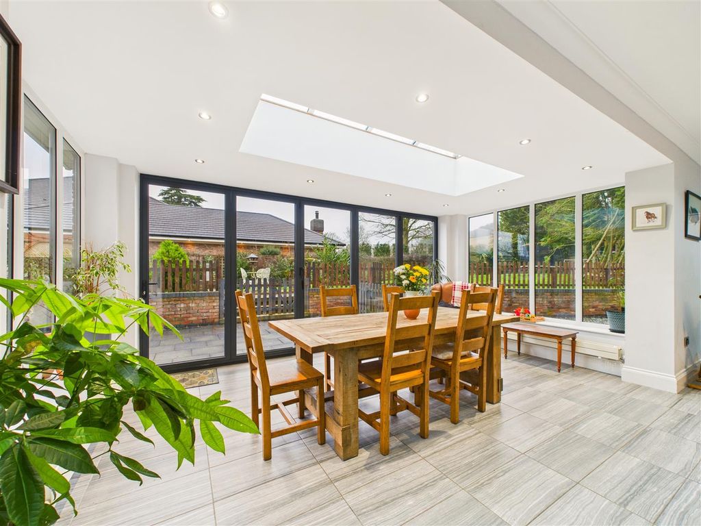 Property photo 3 of 29 Cam03303G0-Pr0303-Still036.Jpg