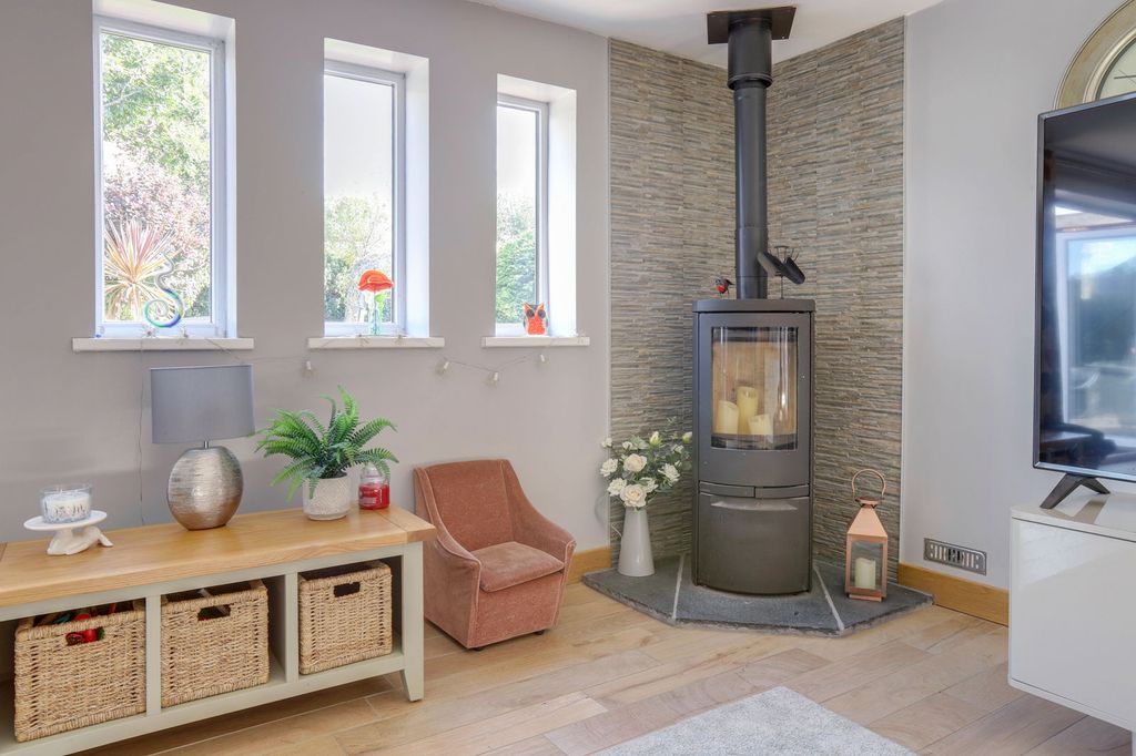 Property photo 2 of 29