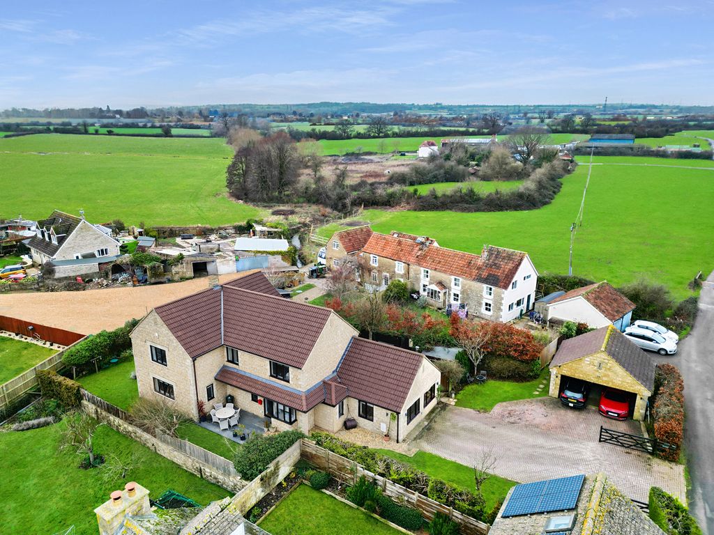 Property photo 1 of 21