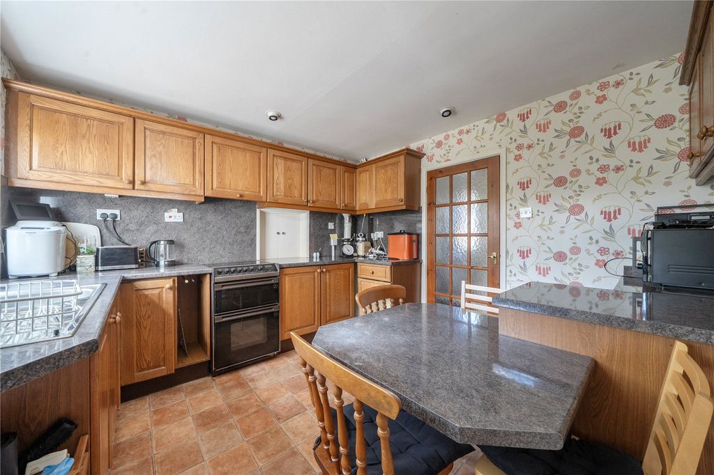 Property photo 3 of 20 Kitchen