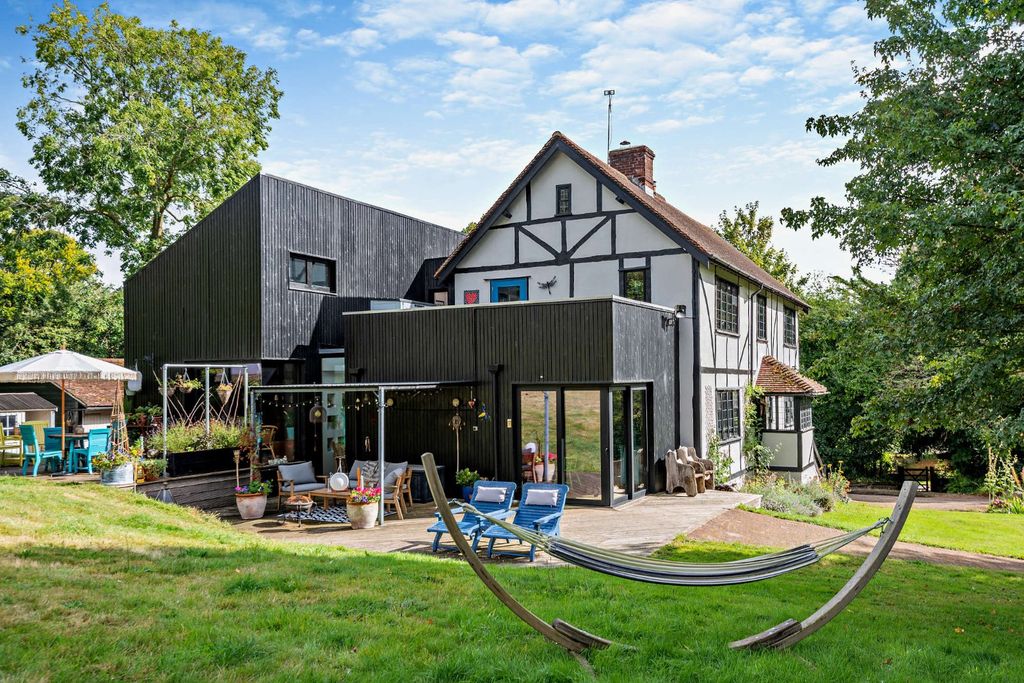 Property photo 1 of 19 Modern Extension