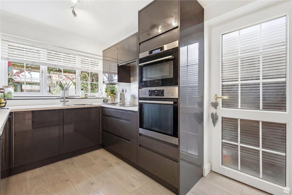 Property photo 3 of 15 Kitchen
