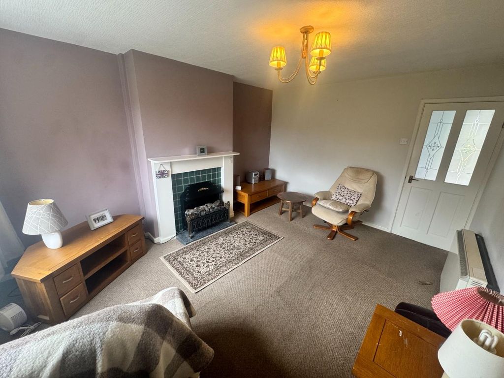 Property photo 3 of 28