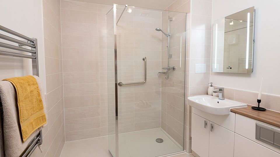 Property photo 3 of 7 Shower Room