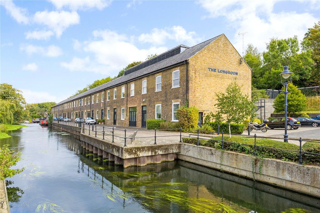 Property photo 1 of 11 Canal Views