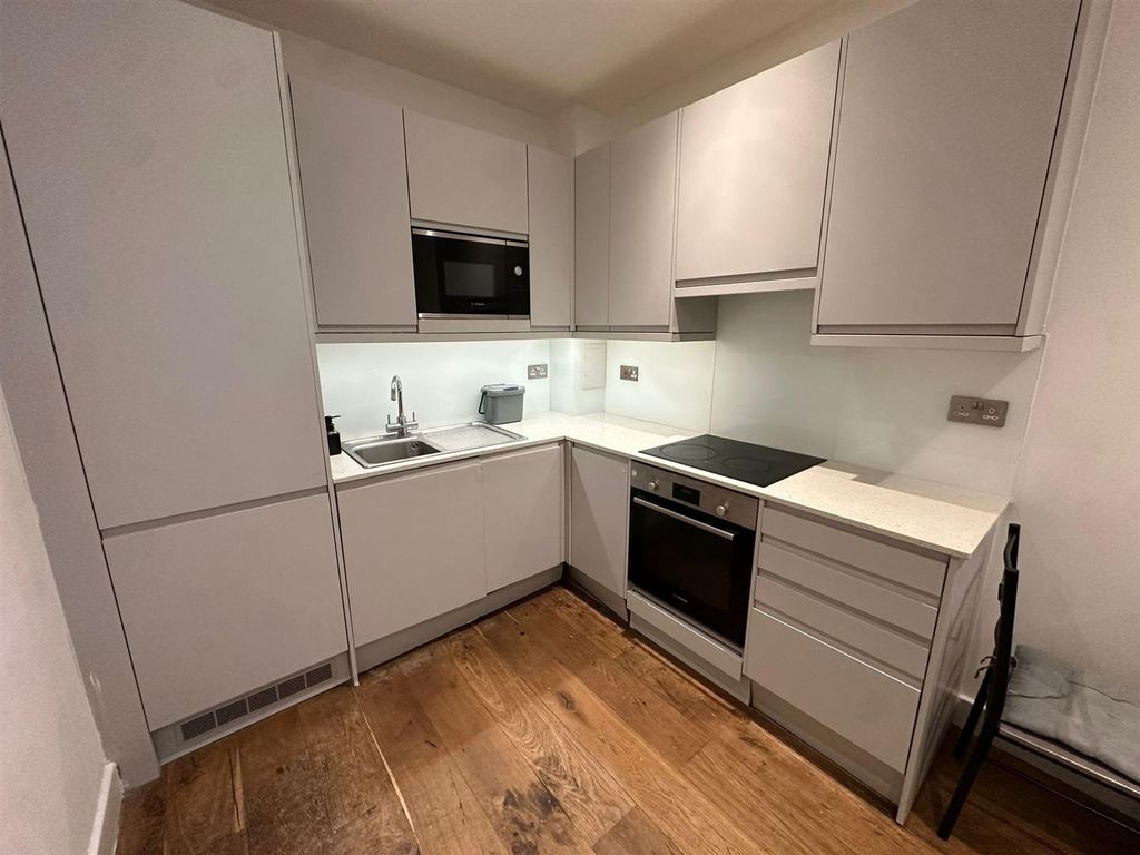 Property photo 3 of 5 Flat 3 Kitchen.Jpg