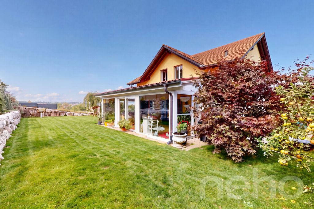 Property photo 2 of 12