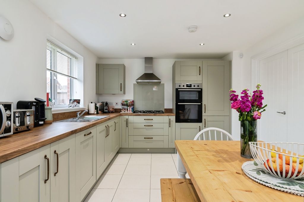 Property photo 2 of 26 Pbox-Img.Jpg