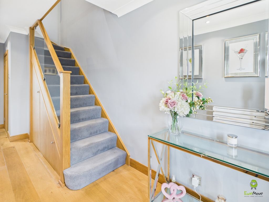 Property photo 3 of 16 Entrance Hallway James Hillier Ewemove Bexley And