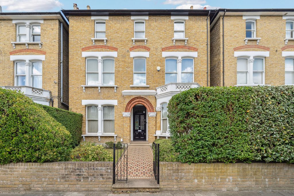 Property photo 1 of 40