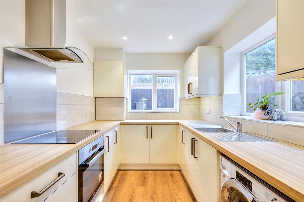 Property photo 3 of 23 Kitchen_2.Jpeg