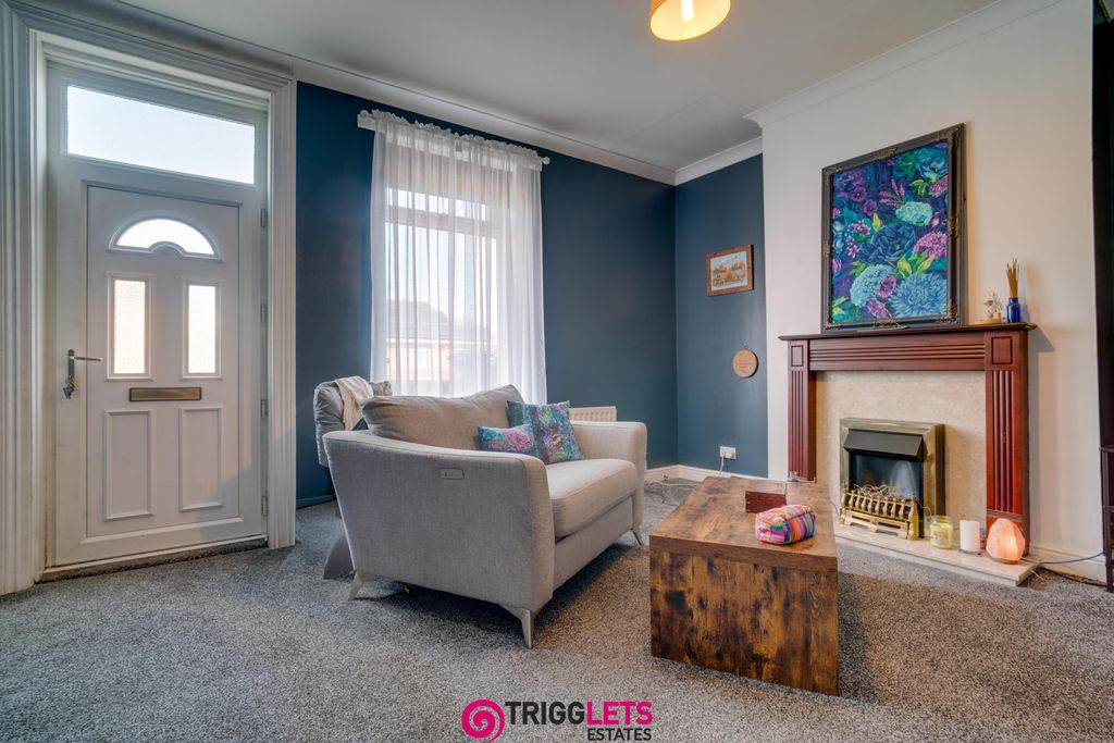 Property photo 2 of 19