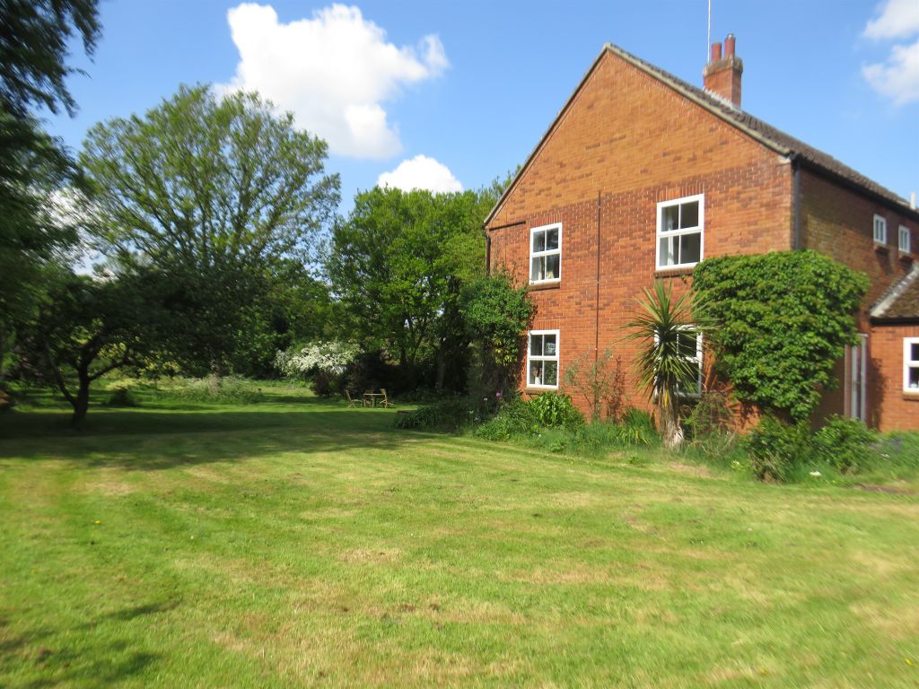 Property photo 2 of 33
