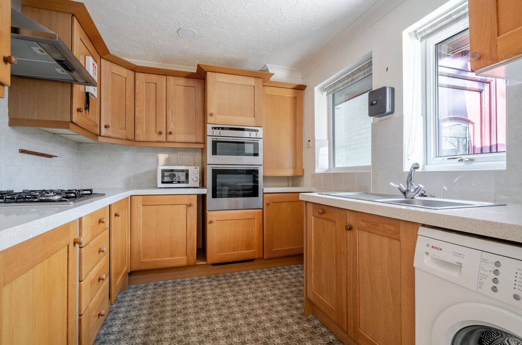 Property photo 3 of 10 3 - Kitchen