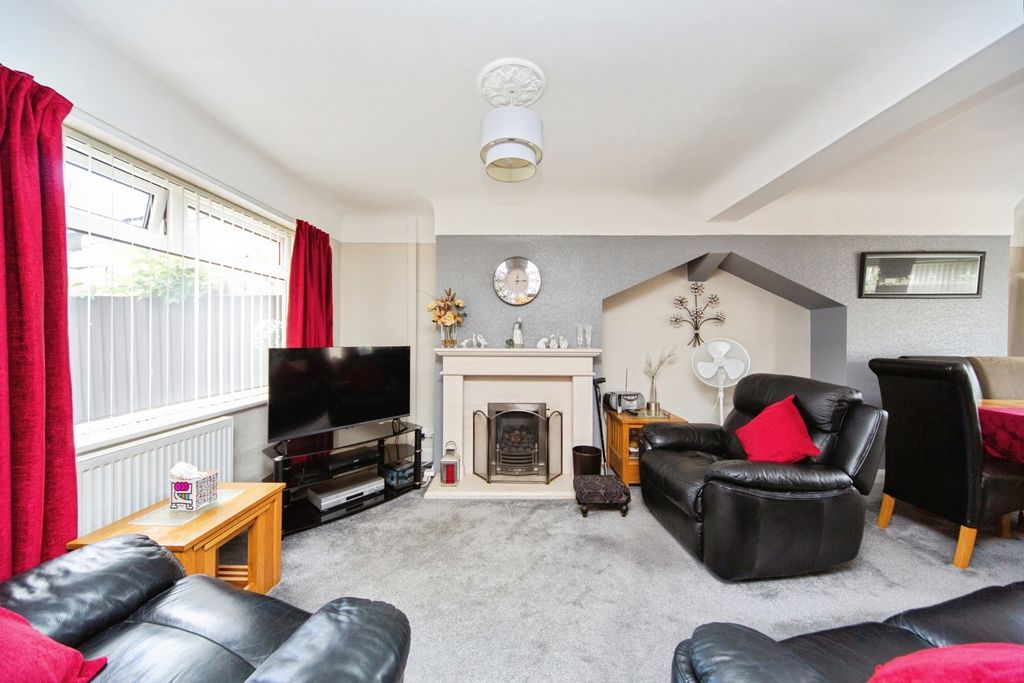 Property photo 3 of 11 Pbox-Img.Jpg