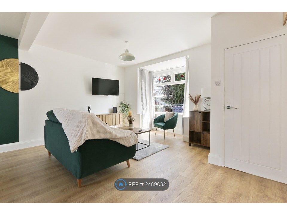 Property photo 2 of 21