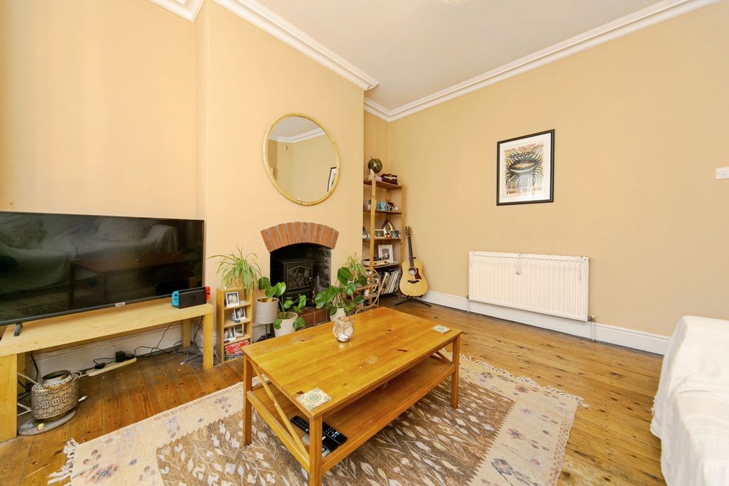 Property photo 3 of 17 Photo
