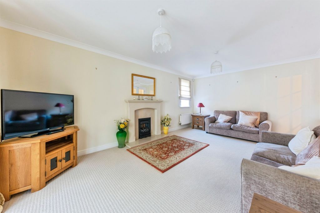 Property photo 3 of 24