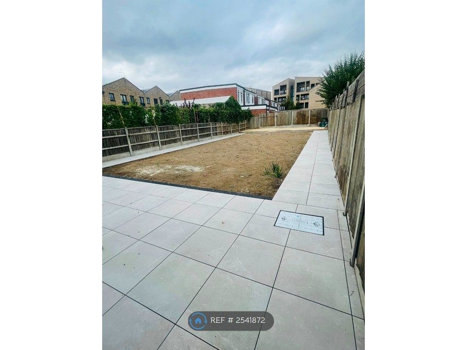 Property photo 2 of 11 Rear Garden