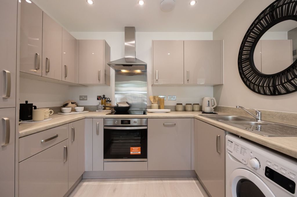 Property photo 1 of 11 Kitchen