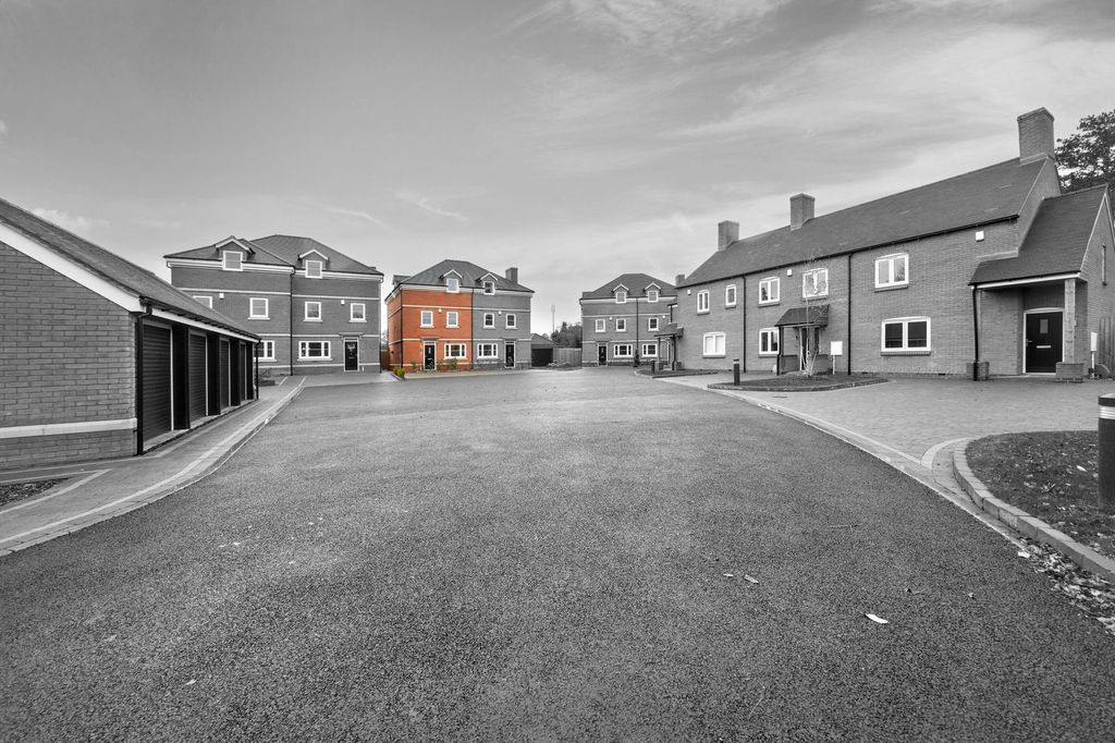 Property photo 3 of 40