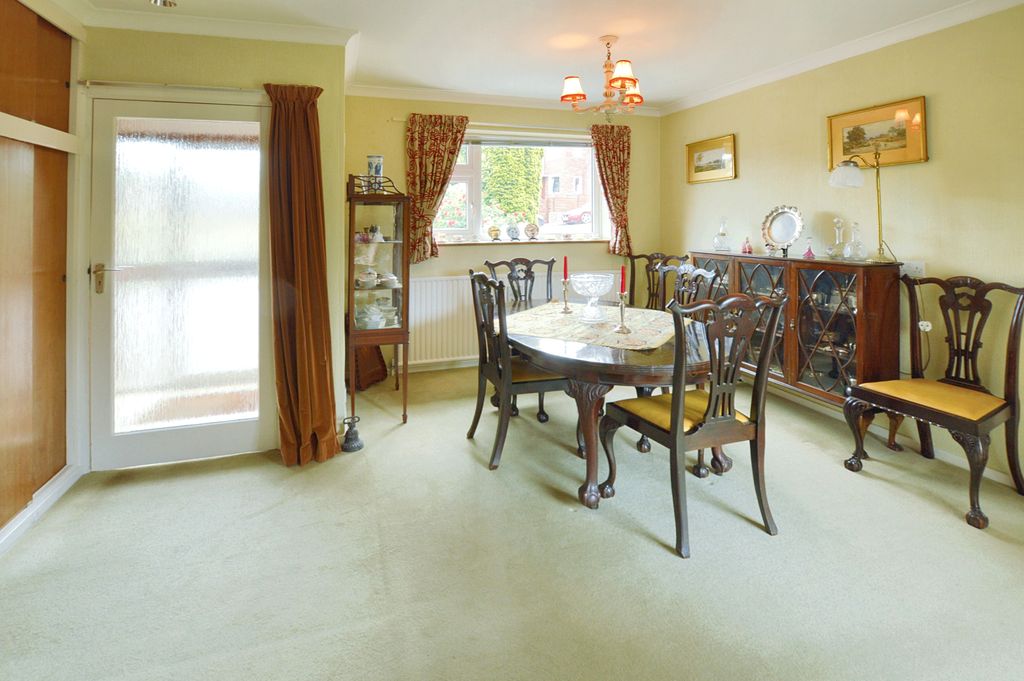 Property photo 3 of 28