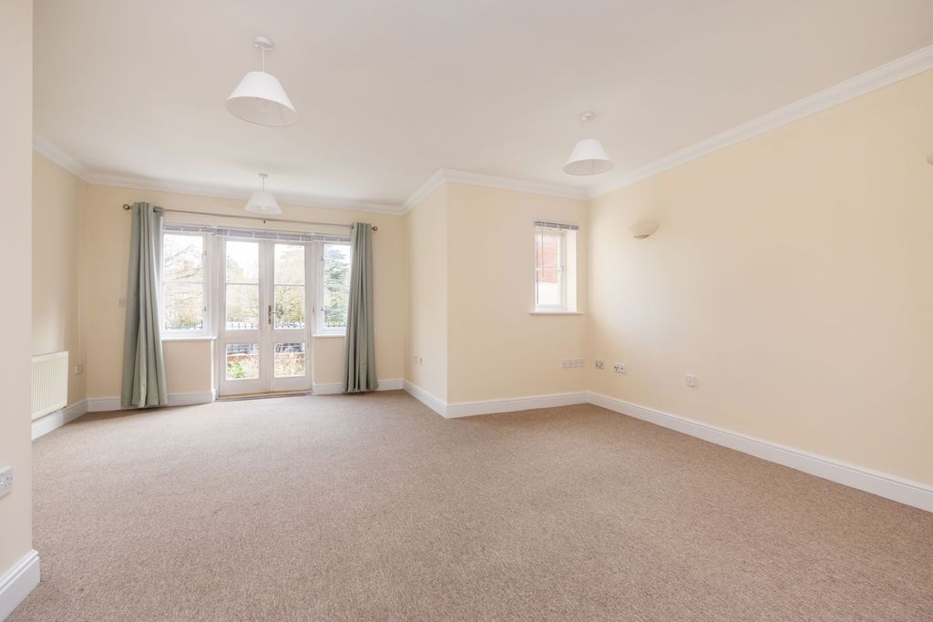 Property photo 3 of 11