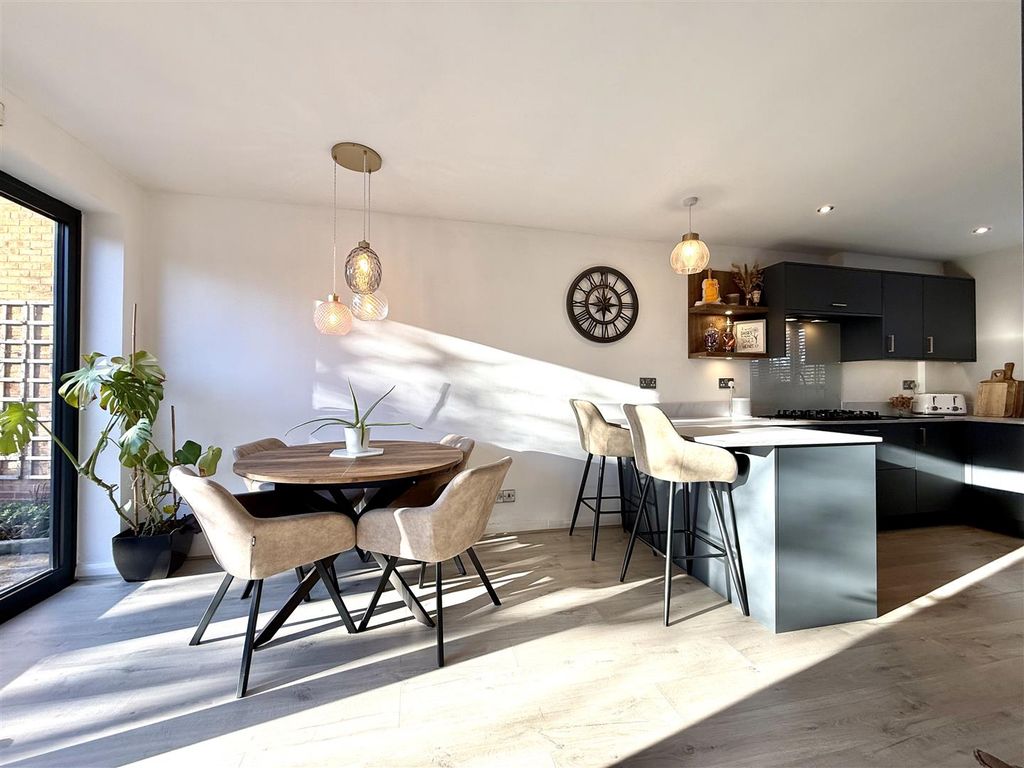 Property photo 2 of 26 2