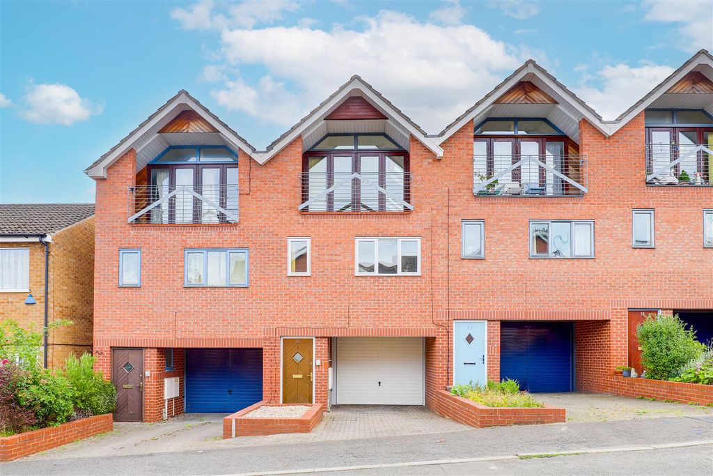 Property photo 1 of 11 9119.Jpg