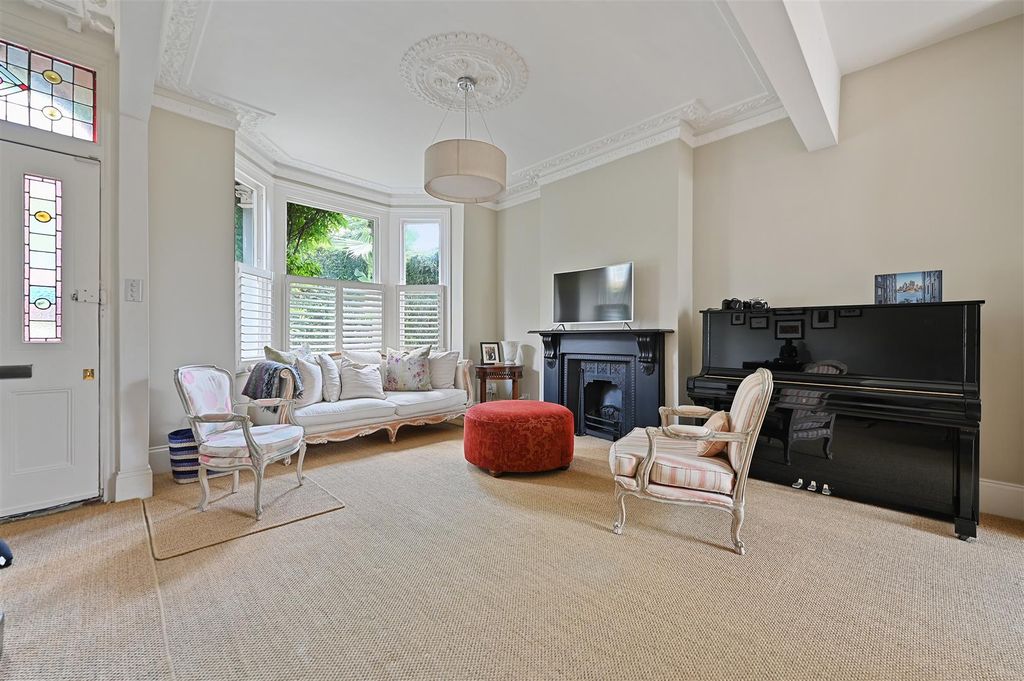 Property photo 3 of 15 Percy Road - Receptiond3 (1).Jpg