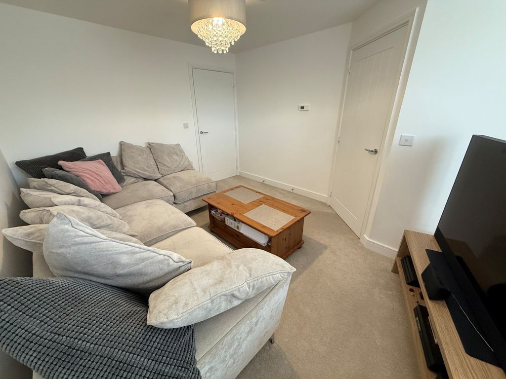 Property photo 3 of 12 25 Seaton Crescent - Living Room.Jpg