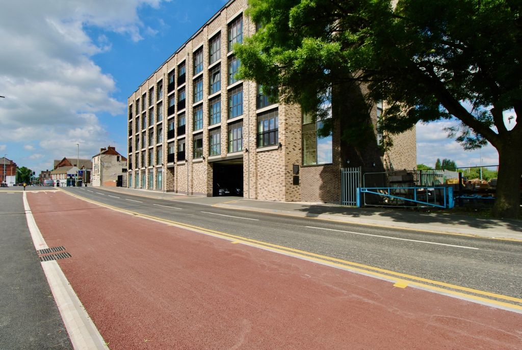 Property photo 1 of 11 Mitchian Grand Union Building