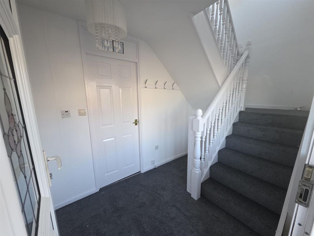 Property photo 2 of 11 5Dd5cd85-Ae1F-4E42-Acea-6Fc5Cb4Ebf4d.Jpg