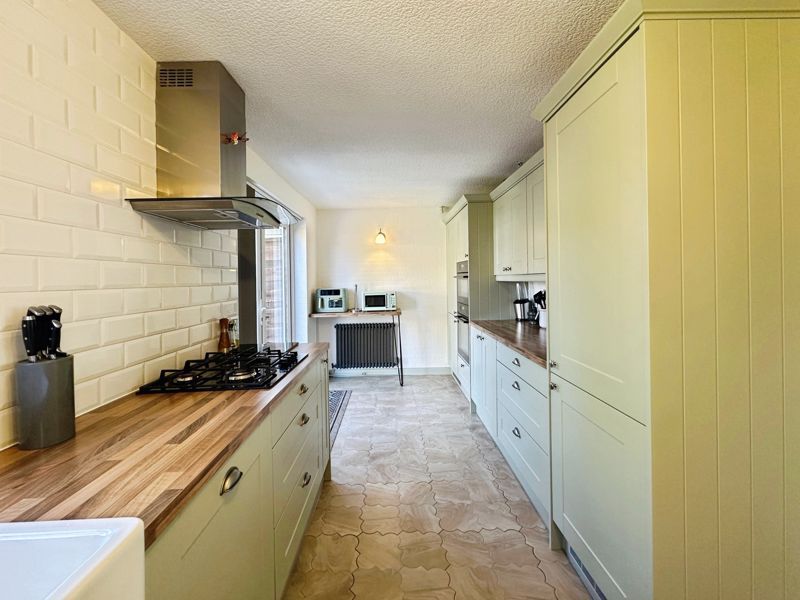 Property photo 2 of 18 Kitchen