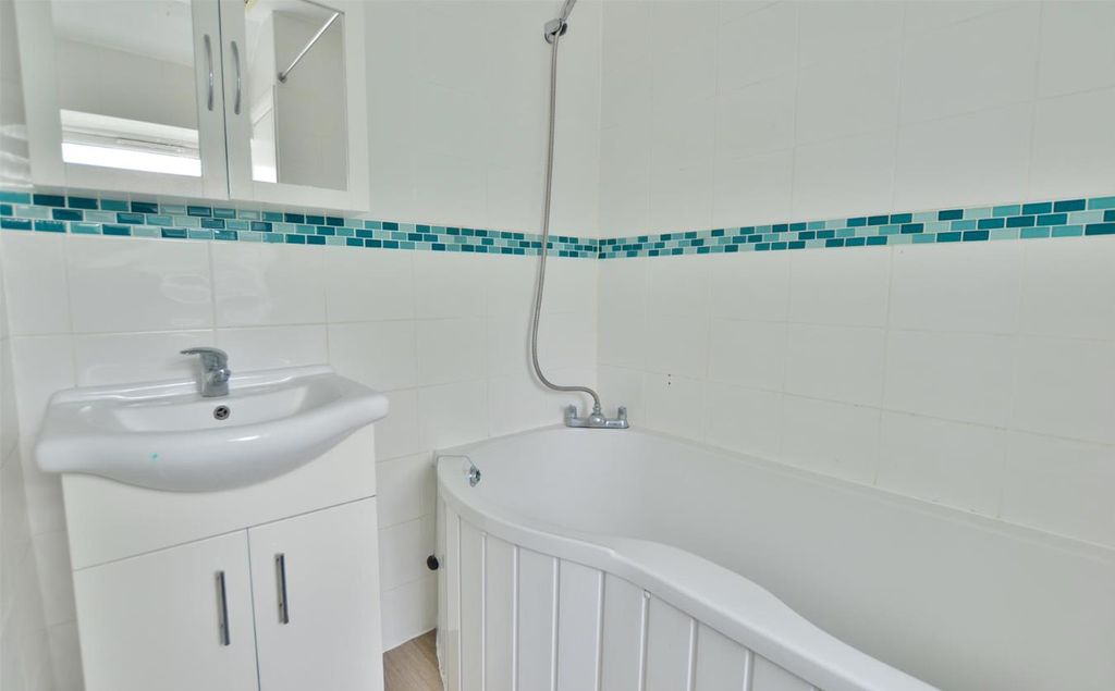 Property photo 3 of 6 3