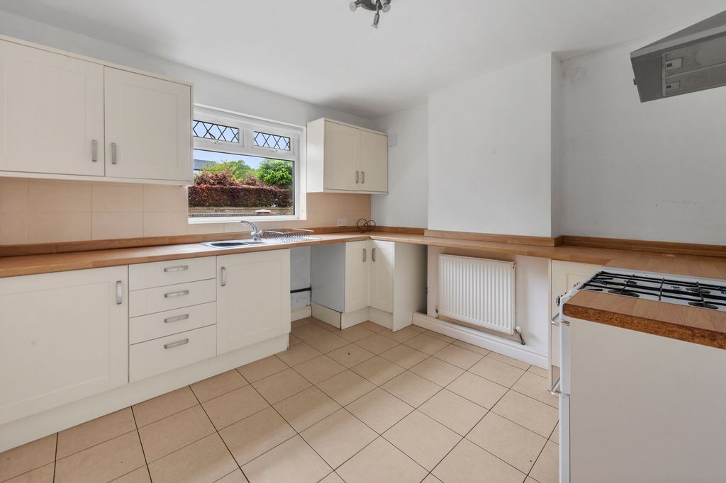 Property photo 3 of 33
