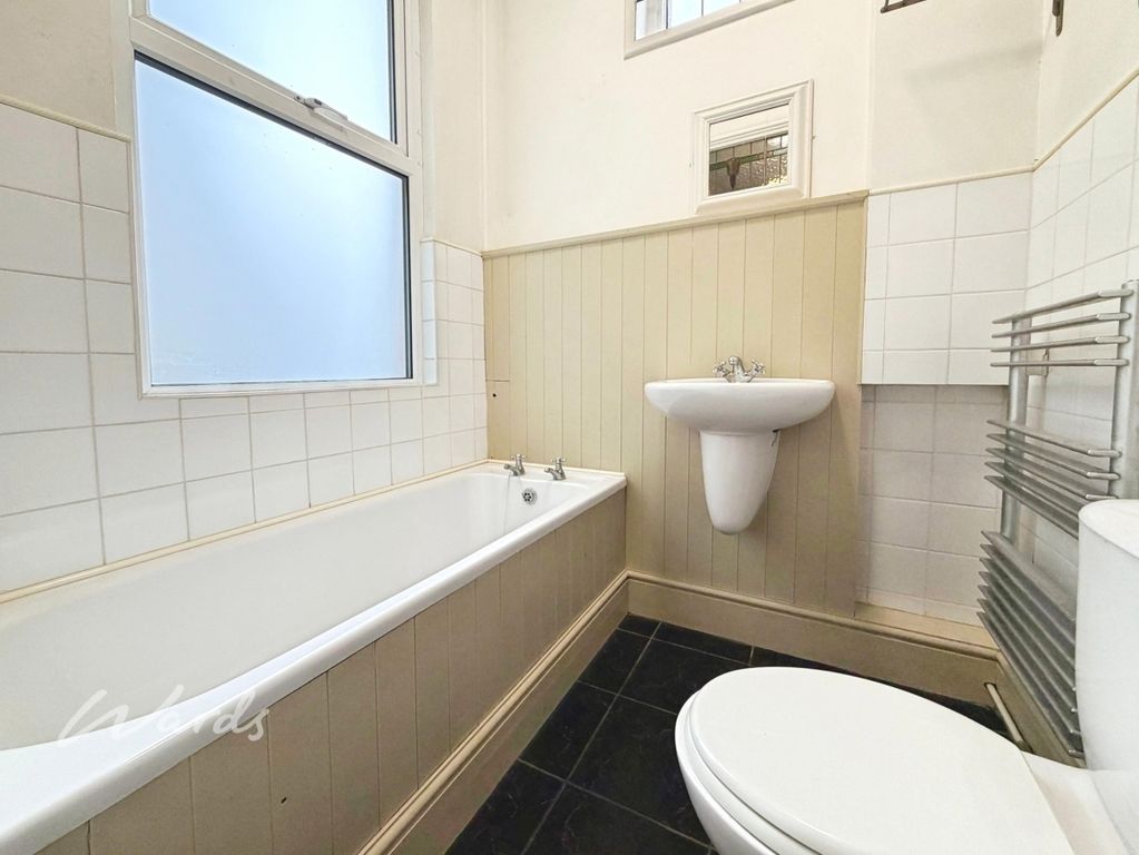 Property photo 3 of 16 Bathroom.
