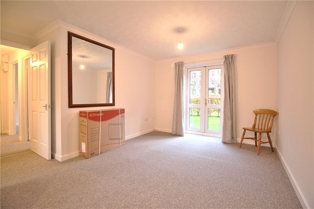 Property photo 2 of 8 Picture No. 10