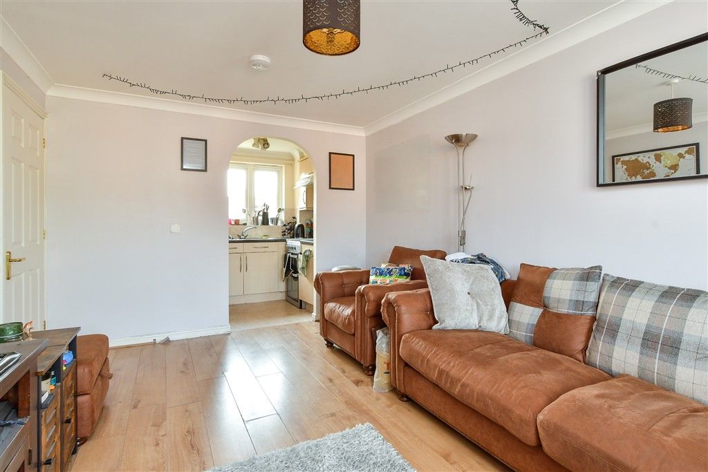 Property photo 1 of 8 Lounge