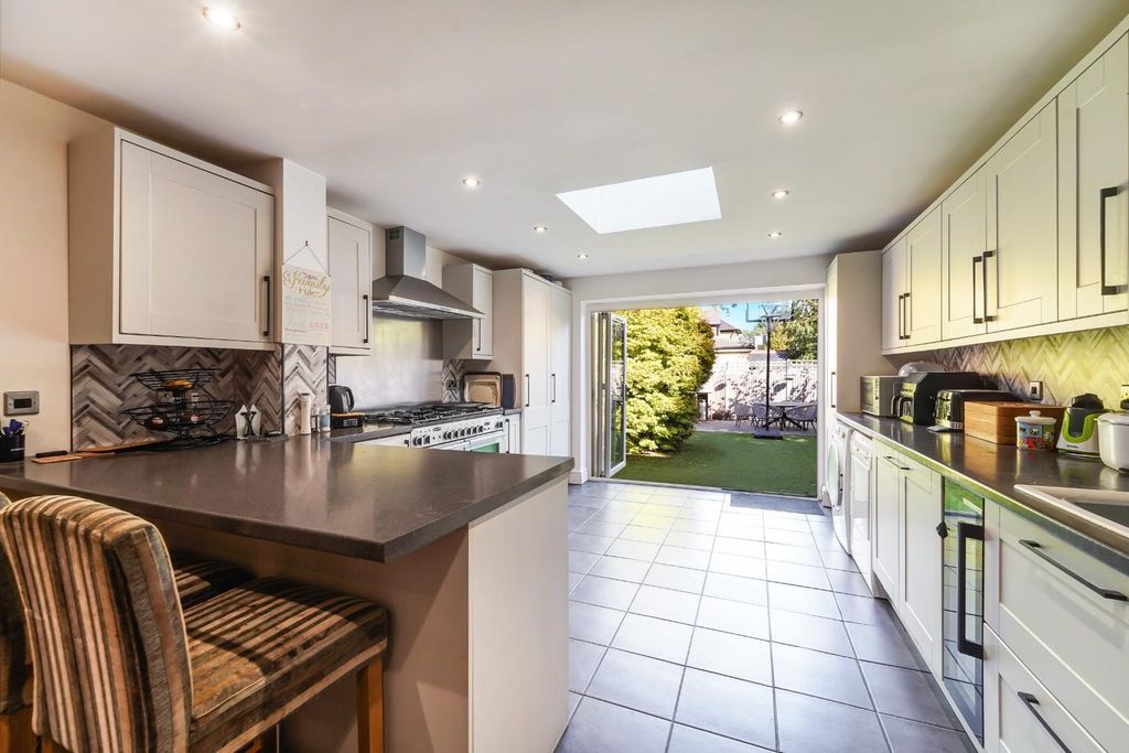Property photo 3 of 14 Hook Road