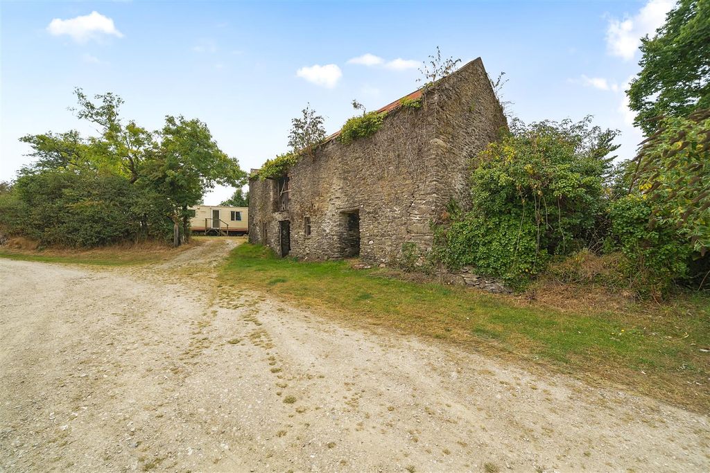 Property photo 3 of 25