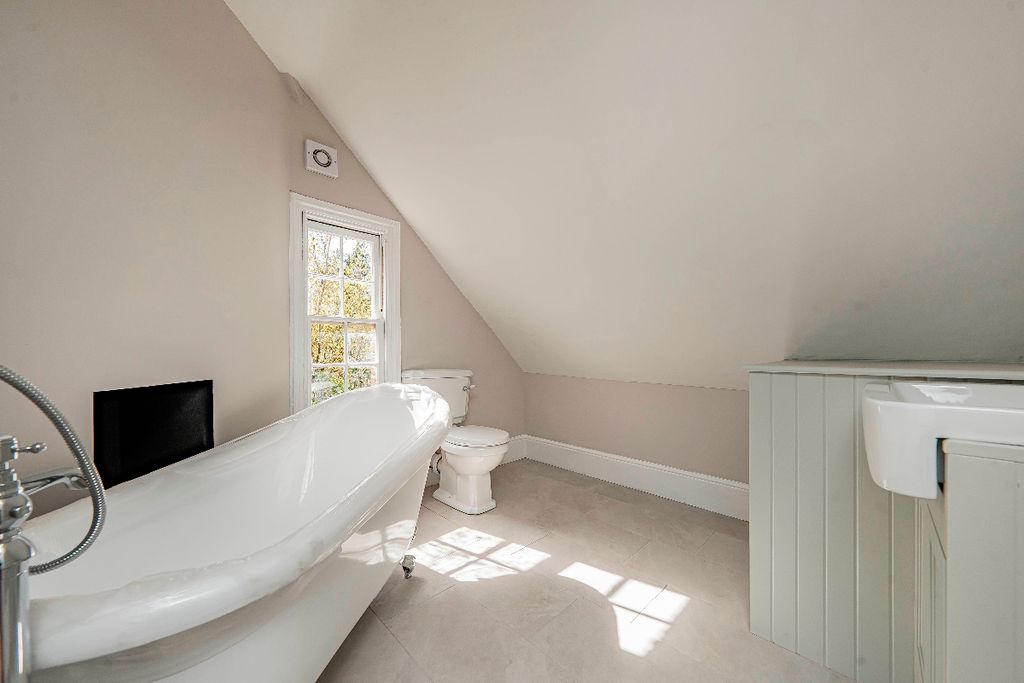 Additional image 6 of 2 bed flat for saleWorple Road, Epsom, Surrey KT18