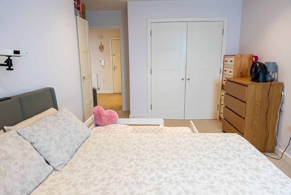 Property photo 3 of 9 No 3