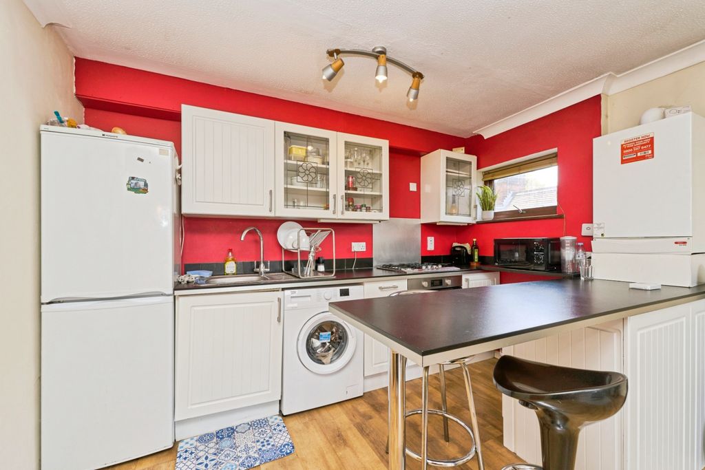 Property photo 3 of 13 Kitchen