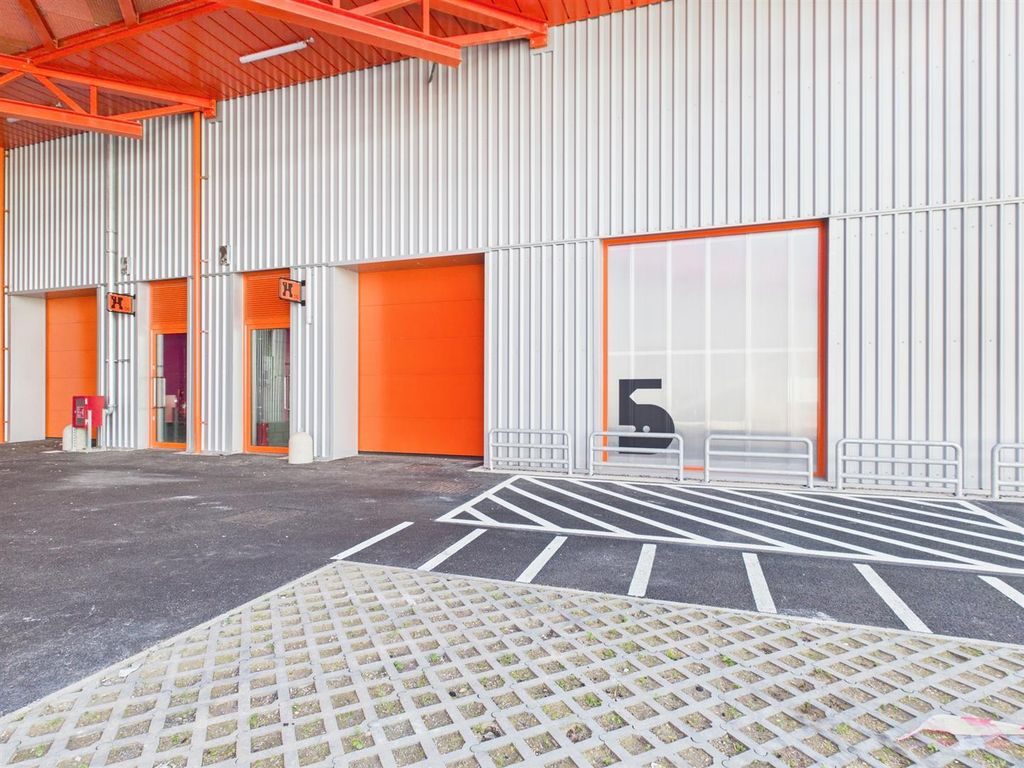 Property photo 2 of 7 Cam04237G0-Pr0288-Still001.Jpg