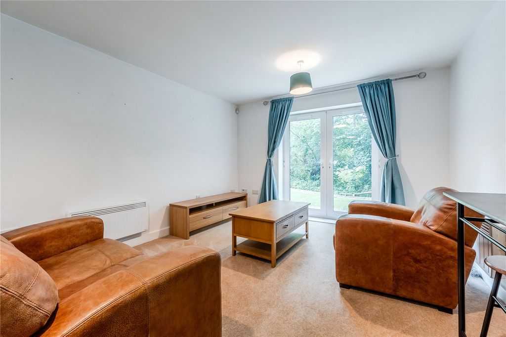 Property photo 2 of 13 Lounge