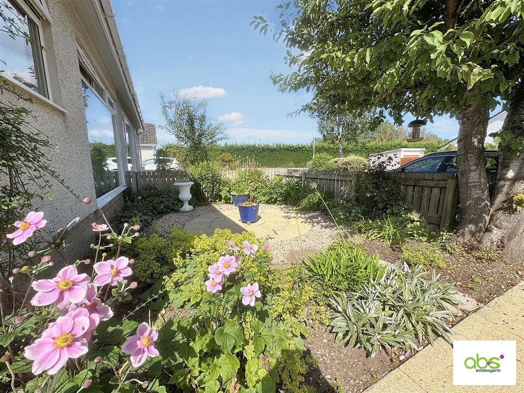 Property photo 3 of 19 Garden